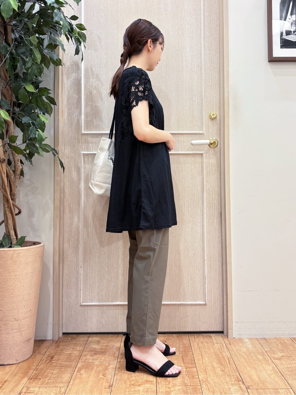 なみさんの「SHOO･LA･RUE｜【S-LL】上品華やか お袖レースチュニックトップス」を使ったコーディネート