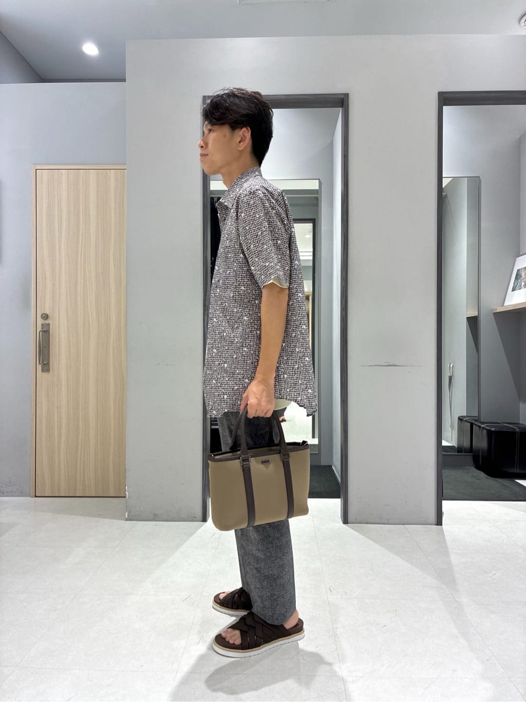 わいずみさんの「TAKEO KIKUCHI｜【抗菌防臭／5サイズ展開】ハイゲージポンチ Tシャツ」を使ったコーディネート