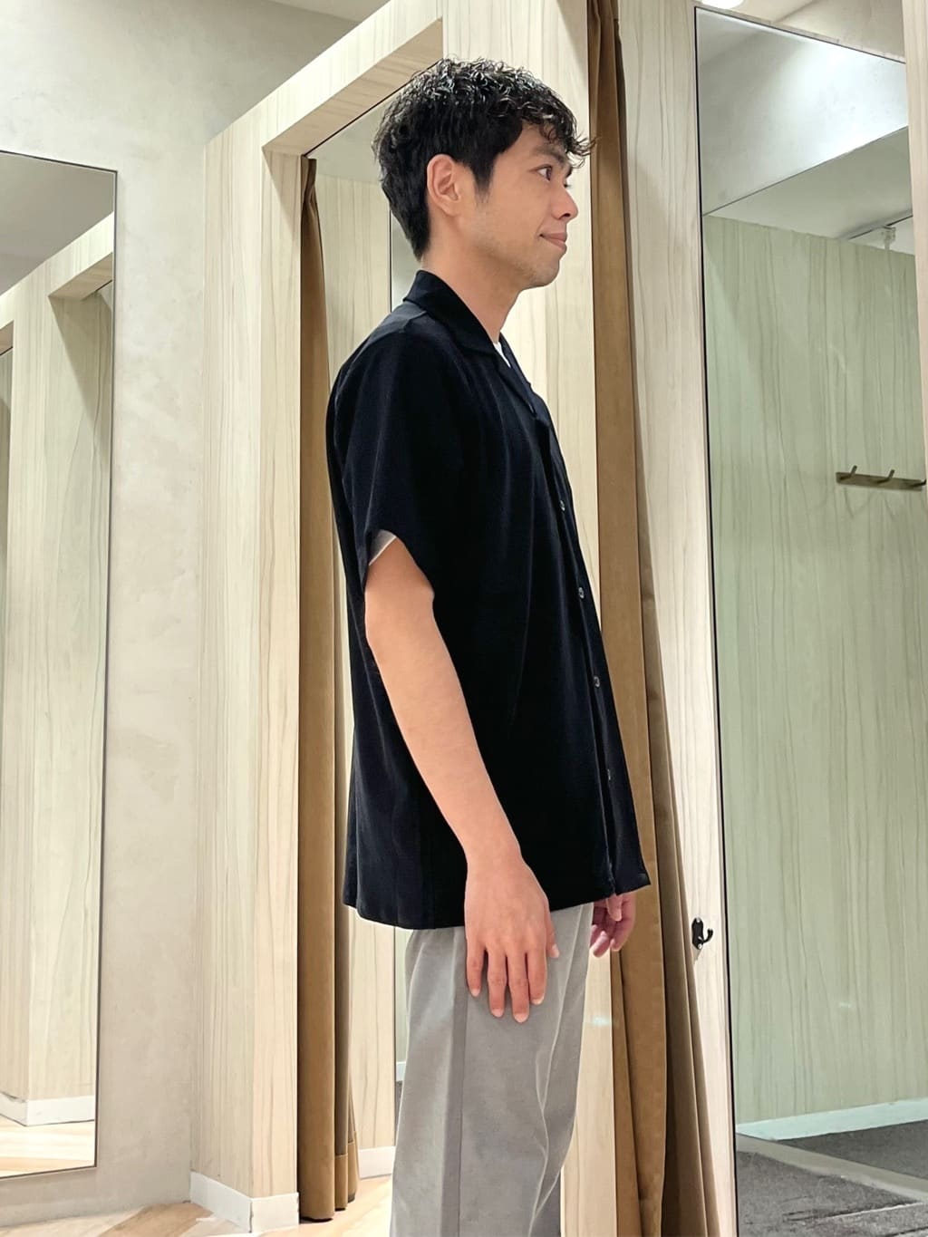 URAさんの「TAKEO KIKUCHI｜【COOL CITY WEAR】エアートール オープンカラーシャツ /接触冷感・通気性」を使ったコーディネート