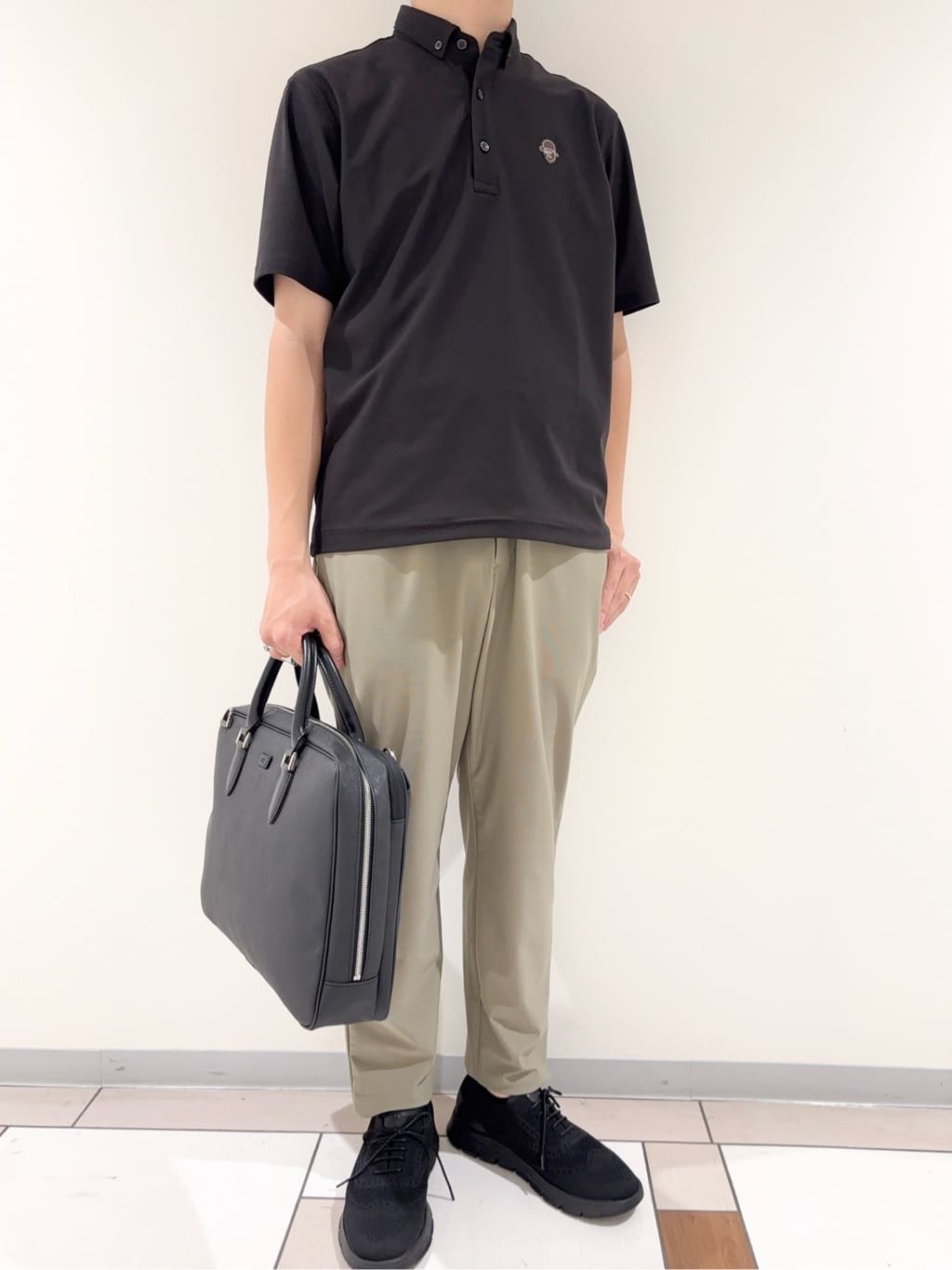 及川さんの「TAKEO KIKUCHI｜【COOL CITY WEAR】エアートール ポロシャツ /接触冷感・通気性」を使ったコーディネート