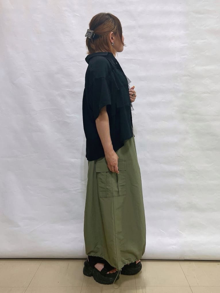 YUIさんの「SHOO･LA･RUE｜【S-LL】一枚でサマ見え チュールドッキングシャツ」を使ったコーディネート