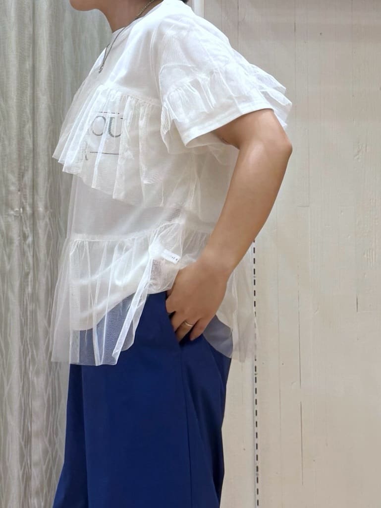 chさんの「THE SHOP TK｜【セットアイテム】チュール&times;ロゴTシャツ/洗える」を使ったコーディネート