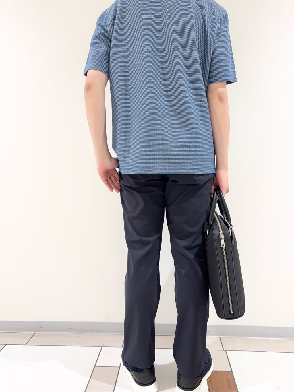 及川さんの「TAKEO KIKUCHI｜【抗菌防臭／9色5サイズ展開】ハニカムメランジ ポロシャツ」を使ったコーディネート