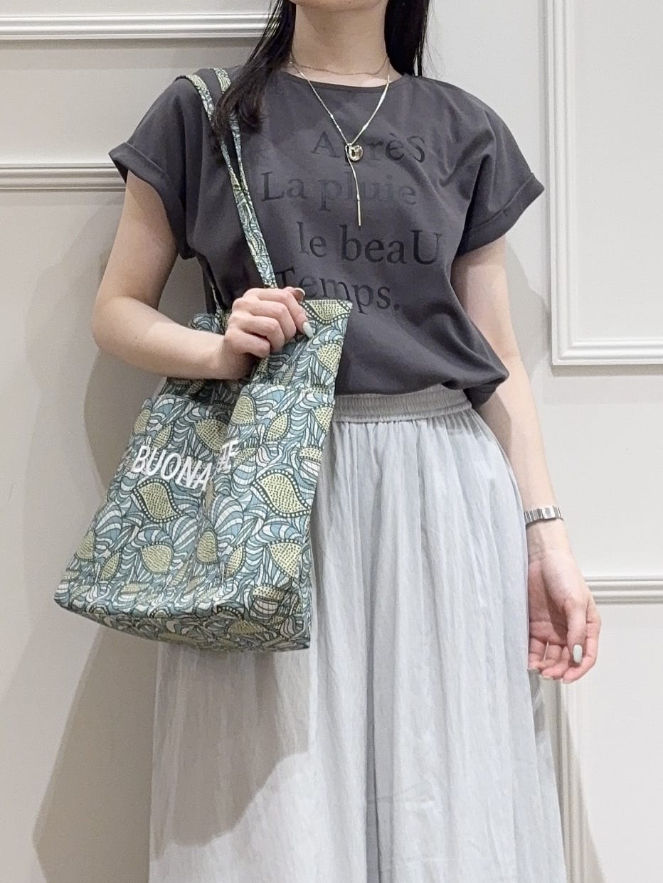 muuさんの「SHOO･LA･RUE｜【S-LL/裏地ひんやり】エアリーで涼やか 大人のシアースカーチョ」を使ったコーディネート