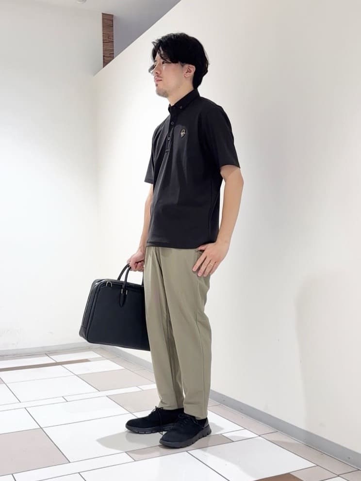 及川さんの「TAKEO KIKUCHI｜【COOL CITY WEAR】エアートール ポロシャツ /接触冷感・通気性」を使ったコーディネート