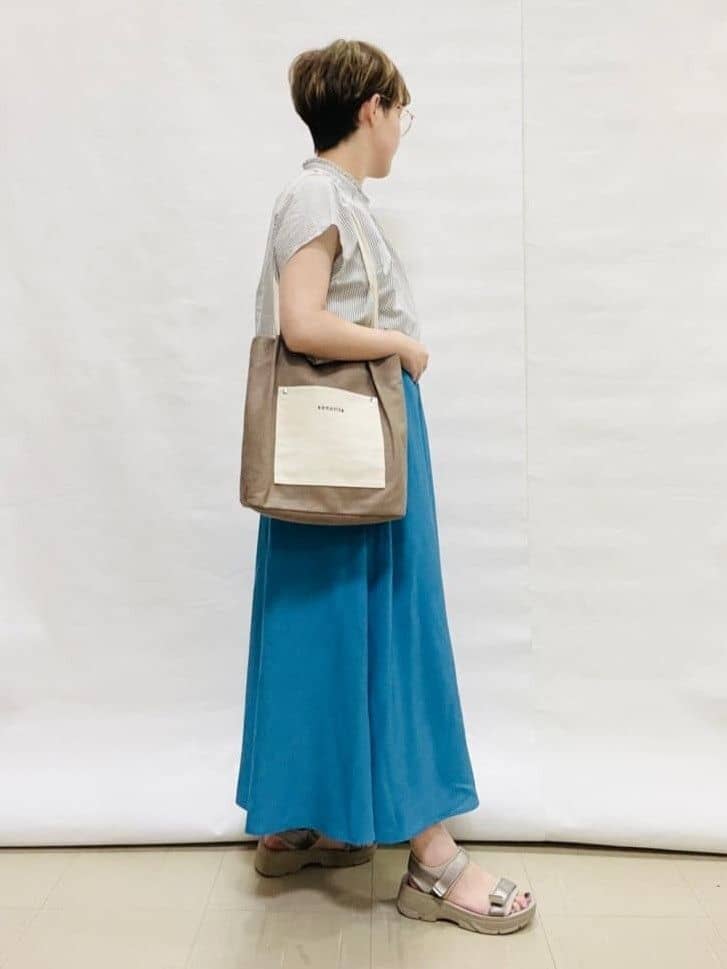 なっちゃんさんの「SHOO･LA･RUE｜【高レビュー/着丈選べる】華やかさをプラスする アソートロングスカート」を使ったコーディネート