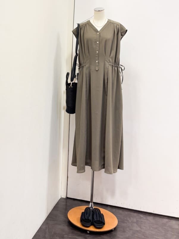 yukariさんの「grove｜ダブルチェーンショートネックレス」を使ったコーディネート