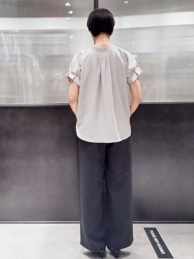 miuraさんの「index｜《7色展開／XS-LLサイズ》タックスリーブスキッパーブラウス【洗濯機洗い可／吸水速乾／抗ピル／防シ」を使ったコーディネート