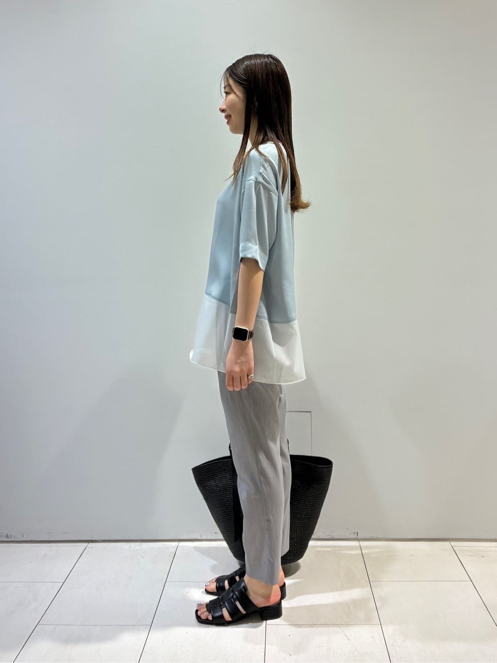 KAOさんの「INDIVI｜【洗える】裾シアー半袖トップス」を使ったコーディネート