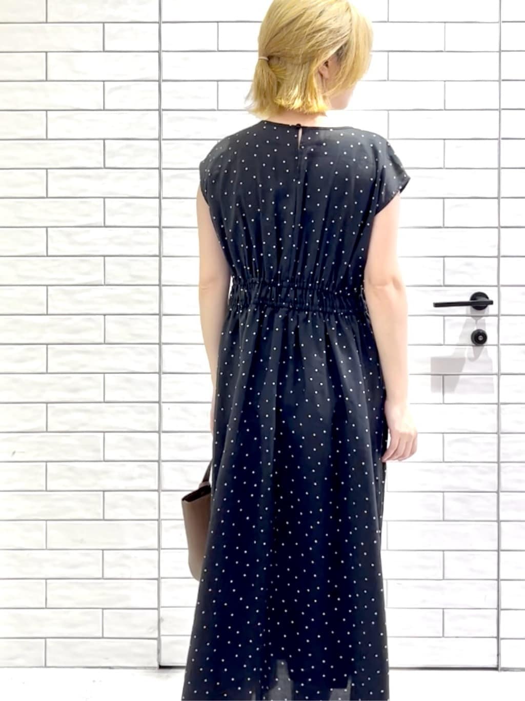 しおりさんの「OPAQUE.CLIP｜ドットプリントワンピース【洗濯機洗い可】」を使ったコーディネート