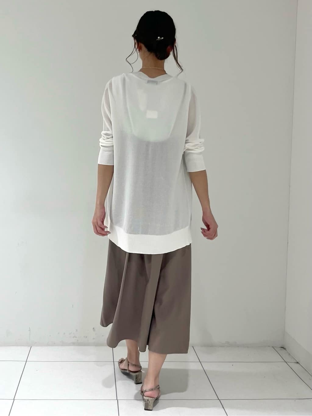shioriさんの「INDIVI｜【UVケア】エアリージョーゼット キャミワンピース」を使ったコーディネート