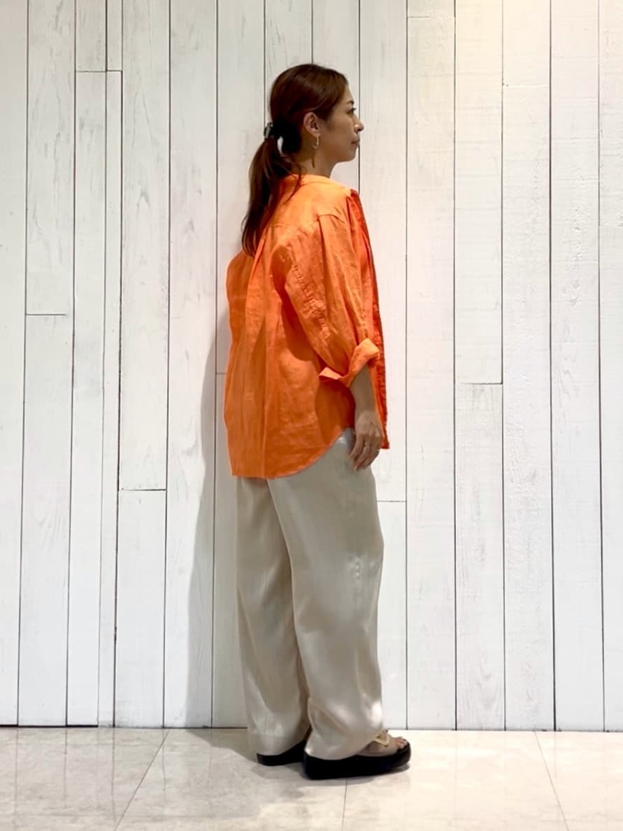 𝑹𝑶𝑴𝑰さんの「INDIVI｜【日本製】ビスチェインナータンクトップ」を使ったコーディネート