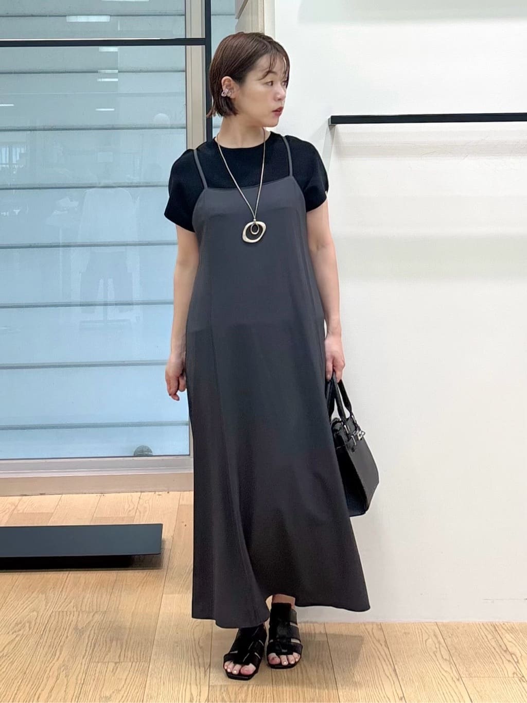 asamiさんの「INDIVI｜【UVケア】エアリージョーゼット キャミワンピース」を使ったコーディネート