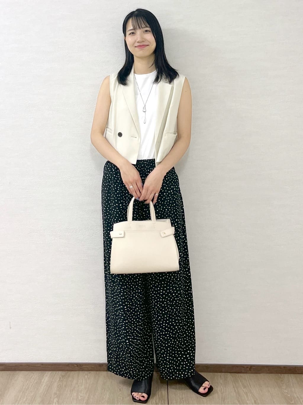 sachikoさんの「OPAQUE.CLIP｜ショートテーラードジレ【接触冷感／洗濯機洗い可】」を使ったコーディネート