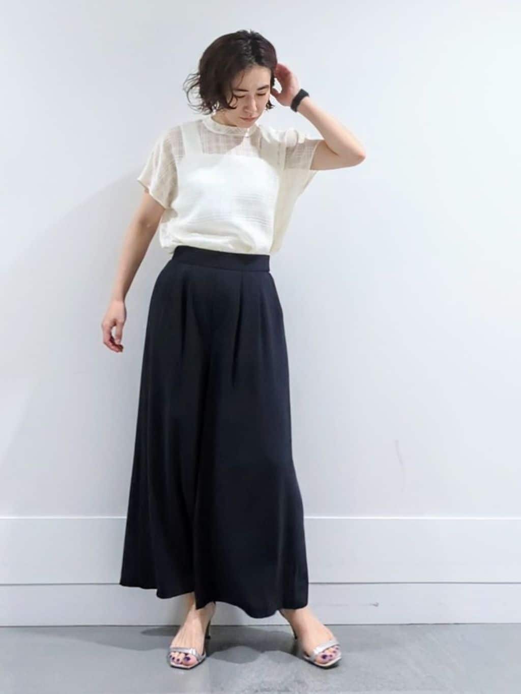 ミズタさんの「UNTITLED｜【シアー】チェックスタンドネックブラウス」を使ったコーディネート