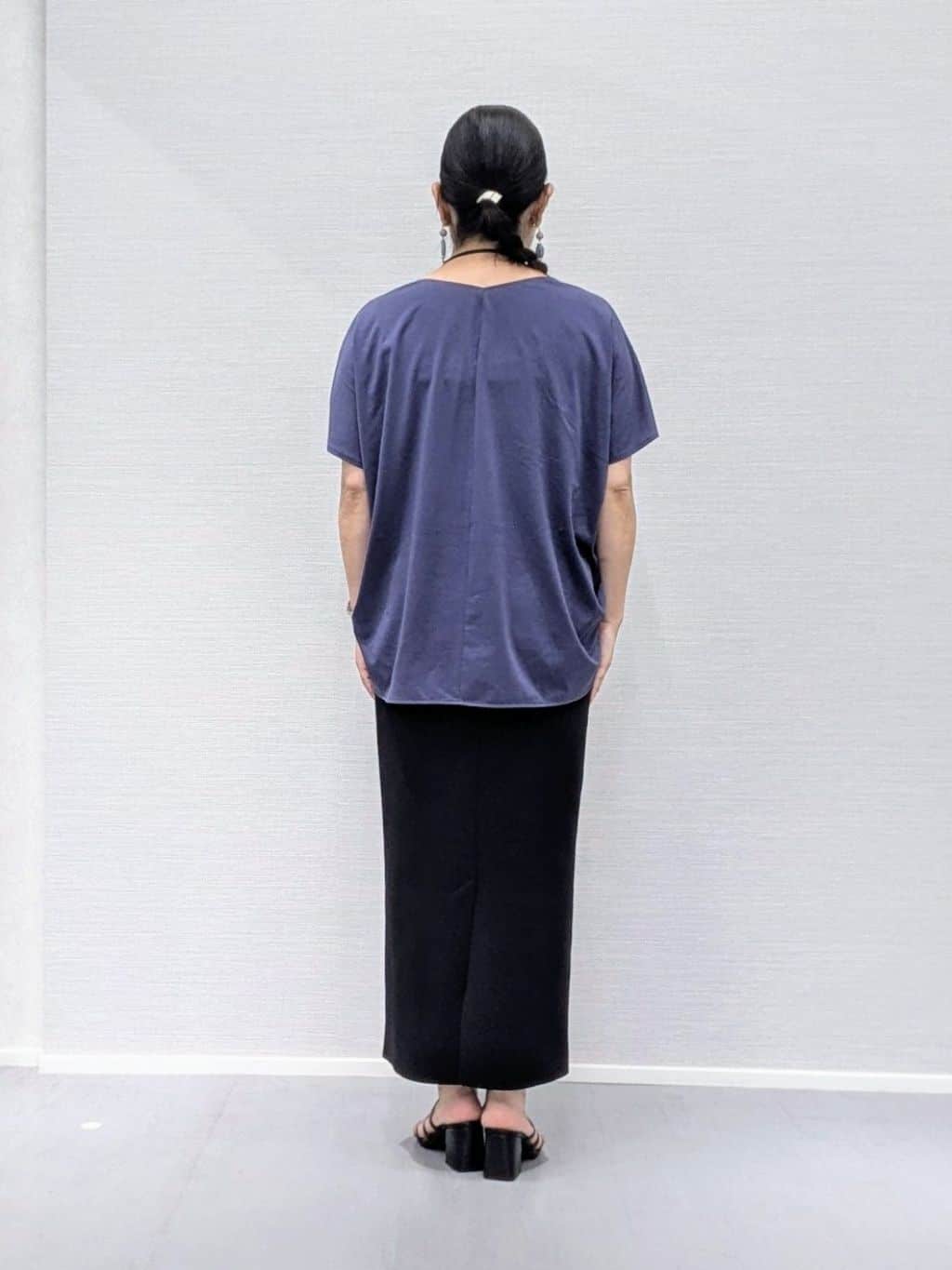 makkyさんの「UNTITLED｜【接触冷感/洗える】Vネックコットンプルオーバー」を使ったコーディネート