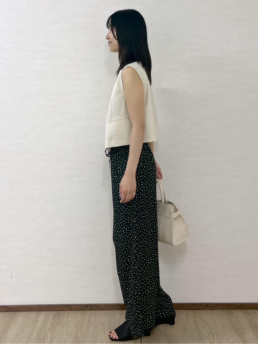 sachikoさんの「OPAQUE.CLIP｜ショートテーラードジレ【接触冷感／洗濯機洗い可】」を使ったコーディネート