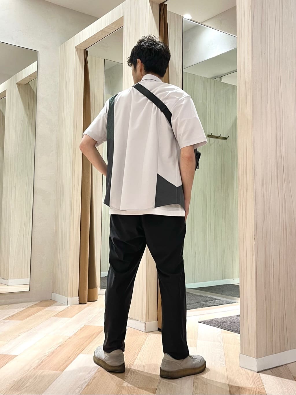 URAさんの「TAKEO KIKUCHI｜【COOL CITY WEAR】エアートール パンツ /接触冷感・通気性」を使ったコーディネート