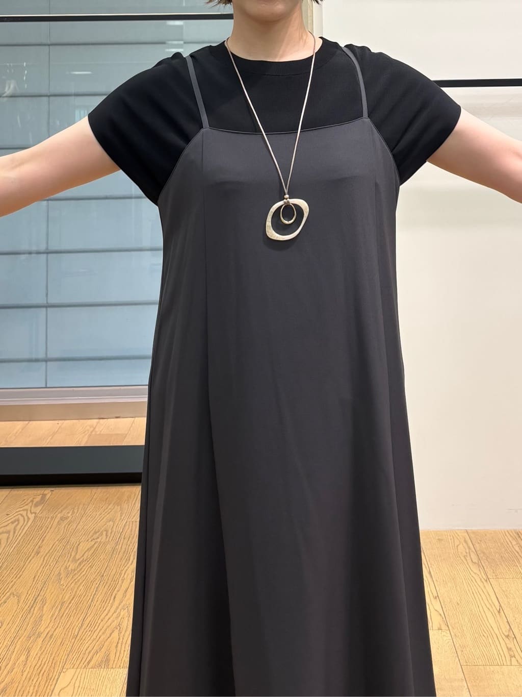 asamiさんの「INDIVI｜【UVケア】エアリージョーゼット キャミワンピース」を使ったコーディネート