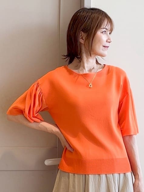 yamakoさんの「grove｜透け感がムードある 大人のタックギャザースカート」を使ったコーディネート