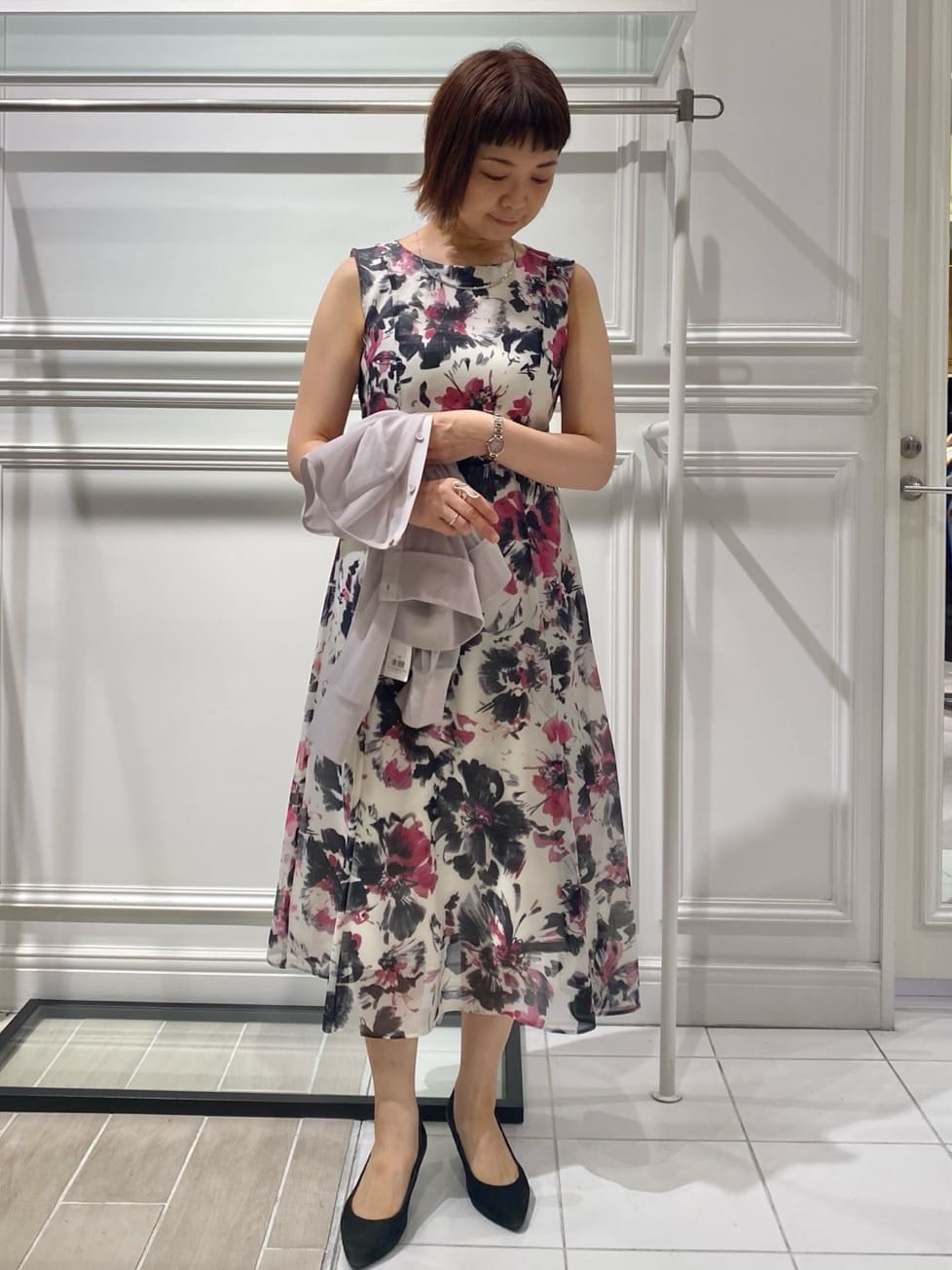 AKKOさんの「UNTITLED｜【シアー/エレガント/花柄/夏ワンピ】ペイントフラワーワンピース」を使ったコーディネート