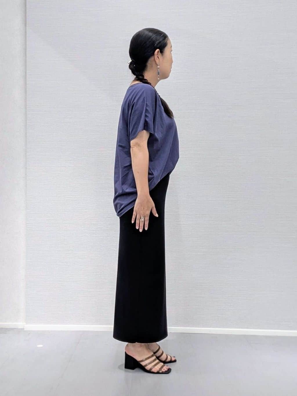 makkyさんの「UNTITLED｜【接触冷感/洗える】Vネックコットンプルオーバー」を使ったコーディネート