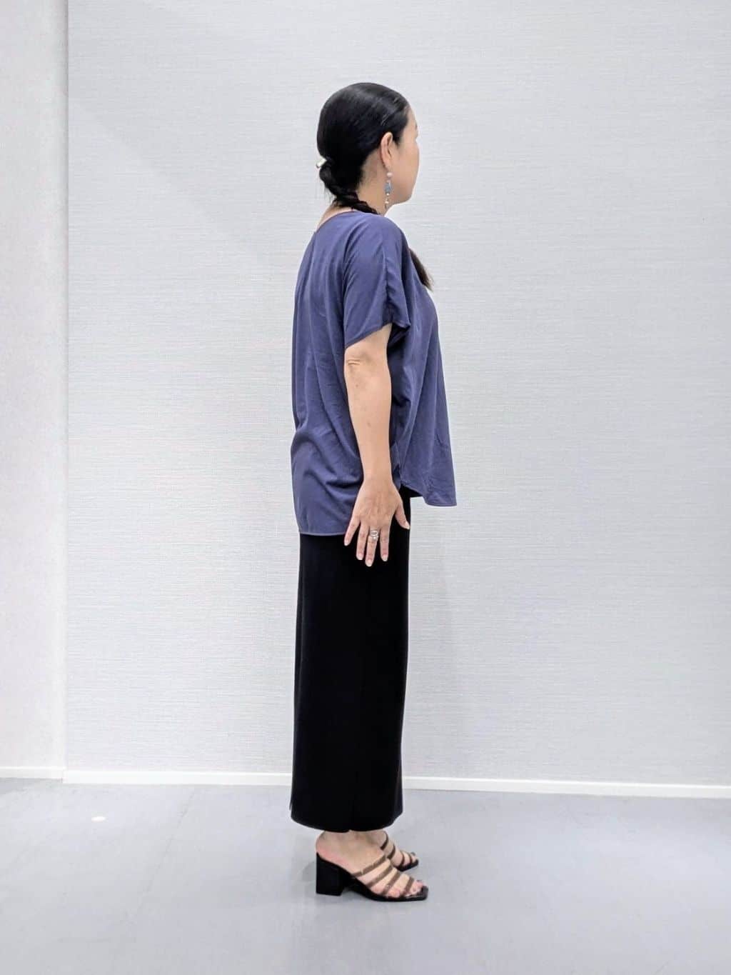makkyさんの「UNTITLED｜【接触冷感/洗える】Vネックコットンプルオーバー」を使ったコーディネート