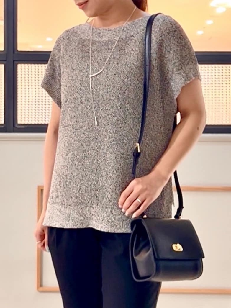 𝑹𝑶𝑴𝑰さんの「INDIVI｜ミニスクエアショルダー」を使ったコーディネート