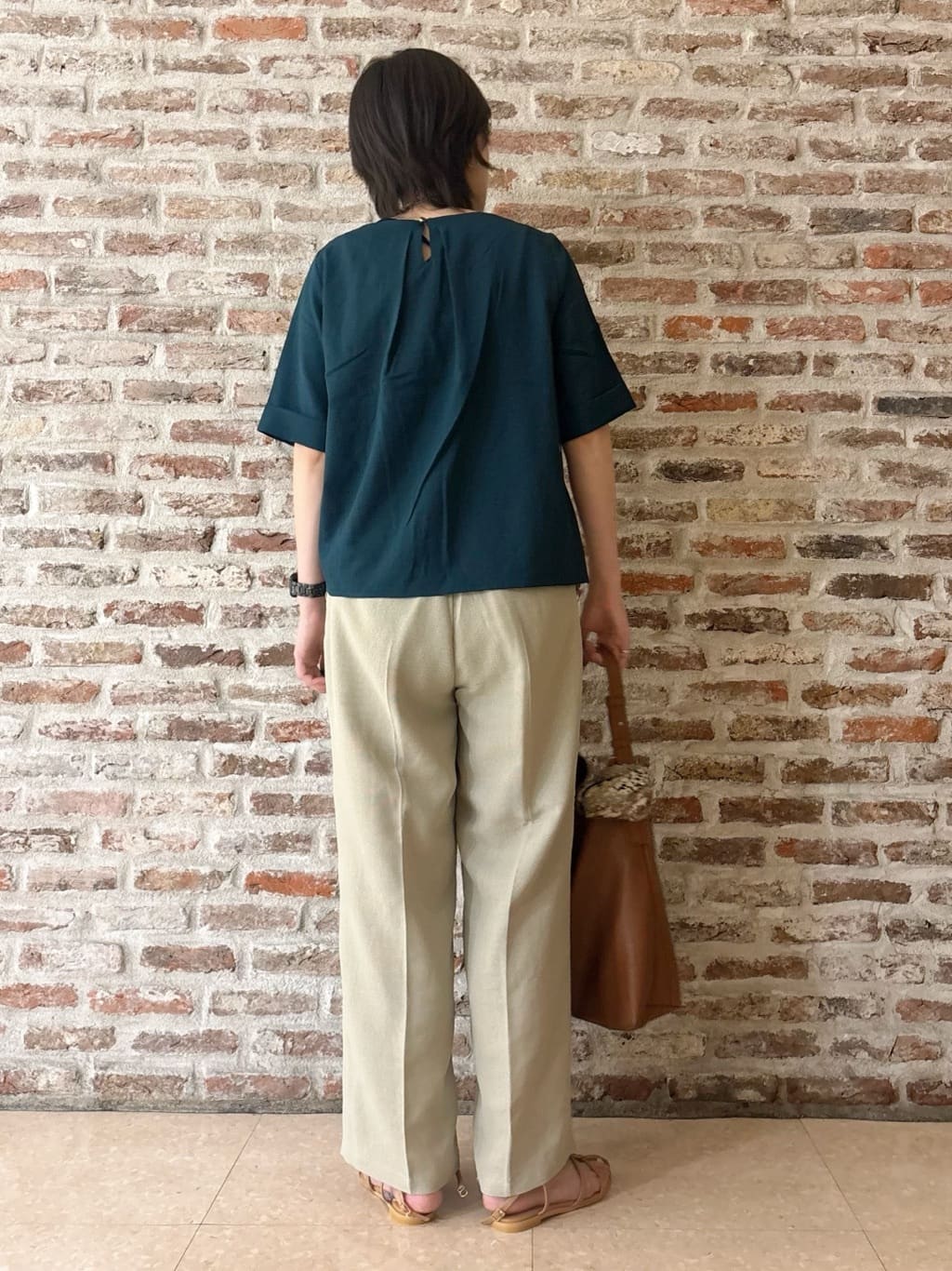 しばさんの「THE SHOP TK｜麻調メッシュブラウス【二の腕カバー/洗える】」を使ったコーディネート
