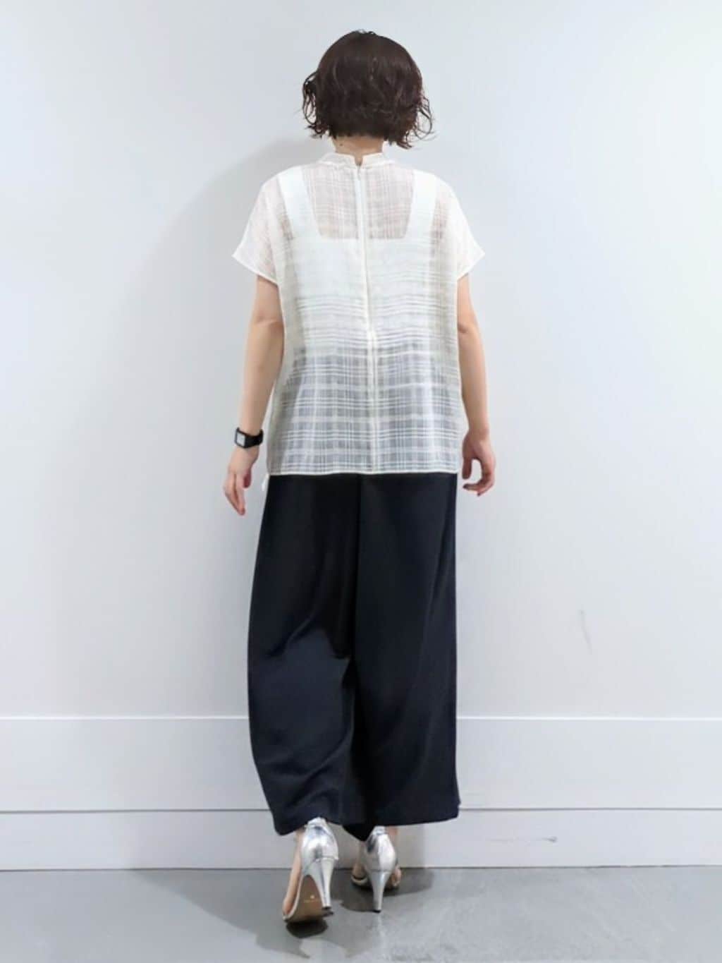 ミズタさんの「UNTITLED｜【シアー】チェックスタンドネックブラウス」を使ったコーディネート