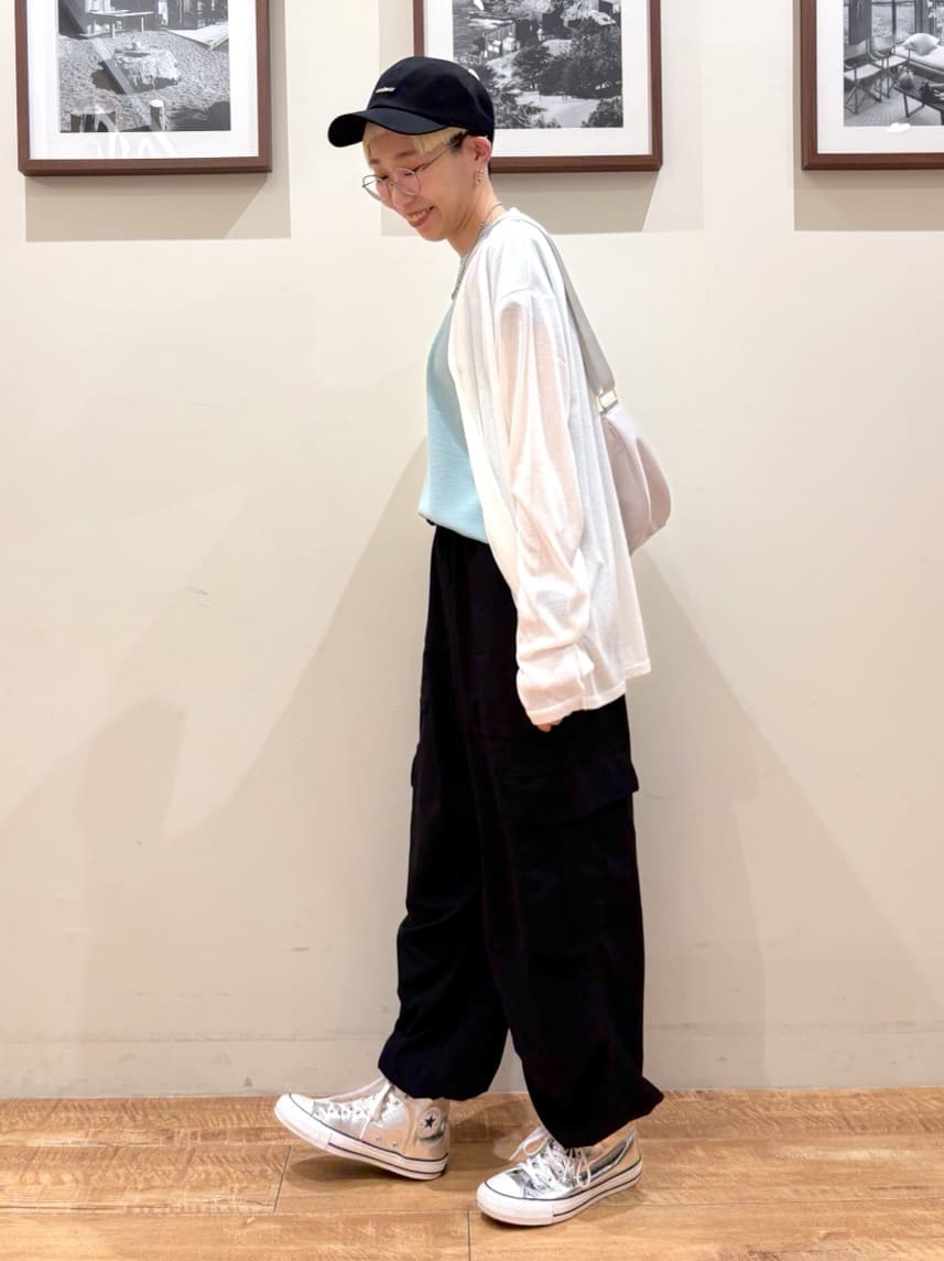 Ayumiさんの「SHOO･LA･RUE｜◆【S-LL/ひんやり/洗濯後しわになりにくい】程よいシアー感 ロゴTシャツブラウス」を使ったコーディネート