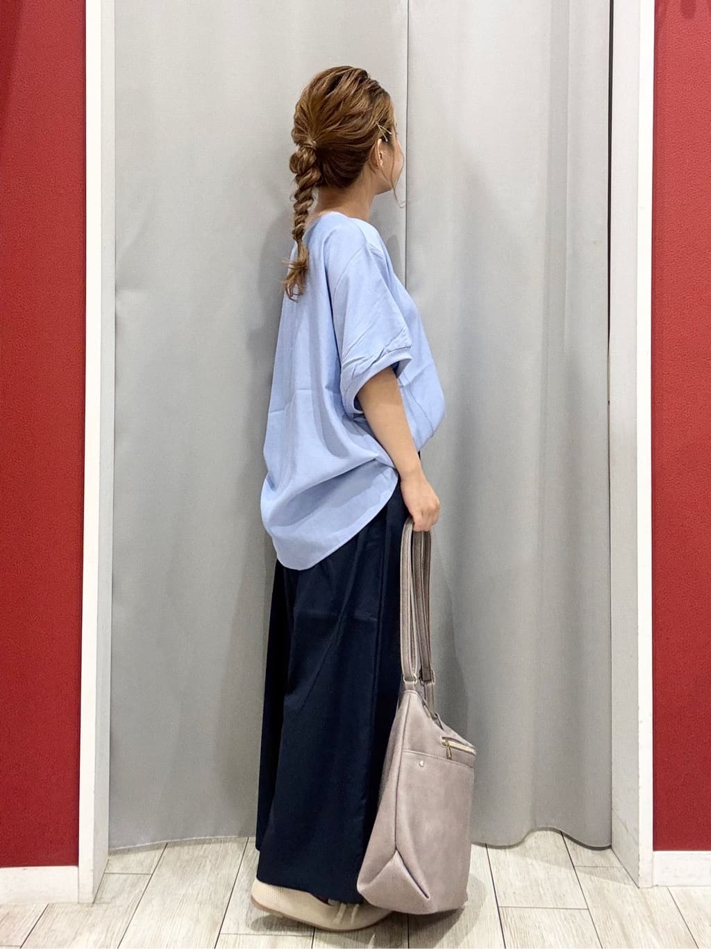 shioさんの「SHOO･LA･RUE｜【ひんやり/洗濯後しわになりにくい】リブ切り替えドルマンブラウス」を使ったコーディネート