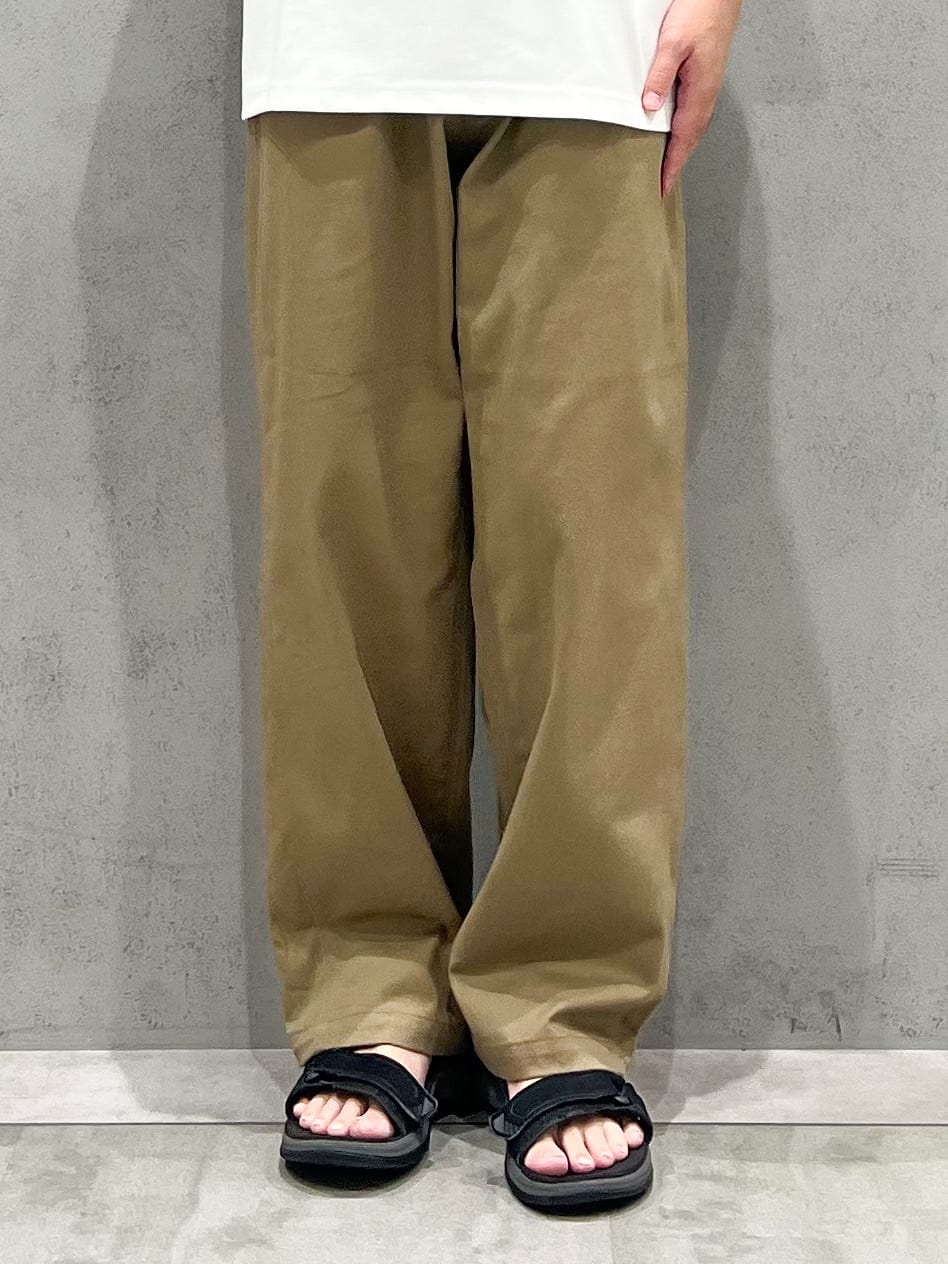 SHI-MAさんの「THE SHOP TK｜ツイルチノワイドパンツ」を使ったコーディネート