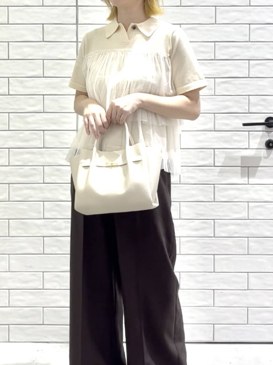 しおりさんの「OPAQUE.CLIP｜ウエストサテン使いイージーワイドパンツ【洗濯機洗い可】」を使ったコーディネート