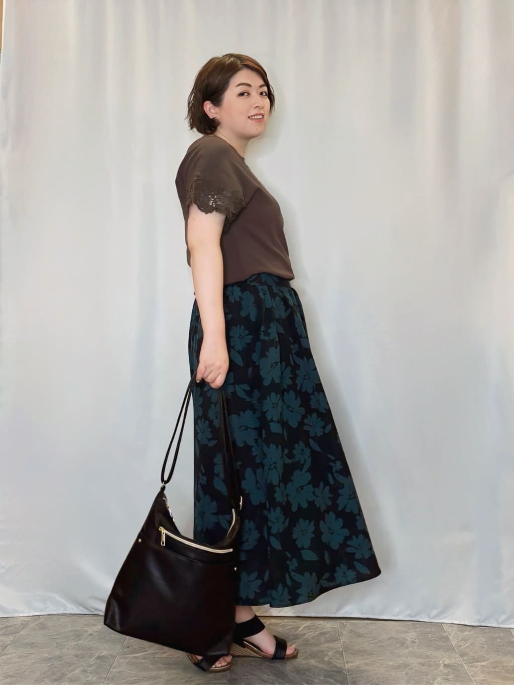 たみさんの「SHOO･LA･RUE｜【高レビュー/着丈選べる】華やかさをプラスする アソートロングスカート」を使ったコーディネート