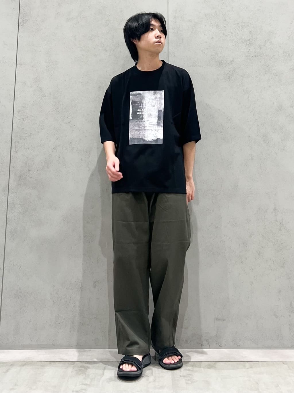 SHI-MAさんの「THE SHOP TK｜ツイルチノワイドパンツ」を使ったコーディネート