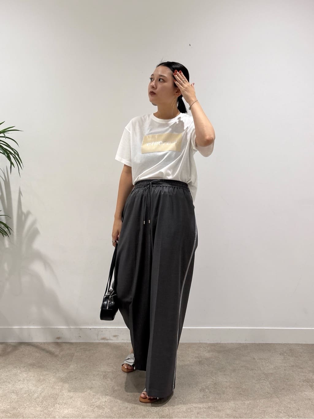 ayanoさんの「INDIVI｜【セットアップ可能】サキソニーサイドラインパンツ」を使ったコーディネート