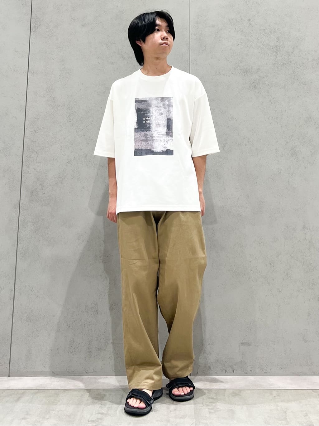 SHI-MAさんの「THE SHOP TK｜ツイルチノワイドパンツ」を使ったコーディネート