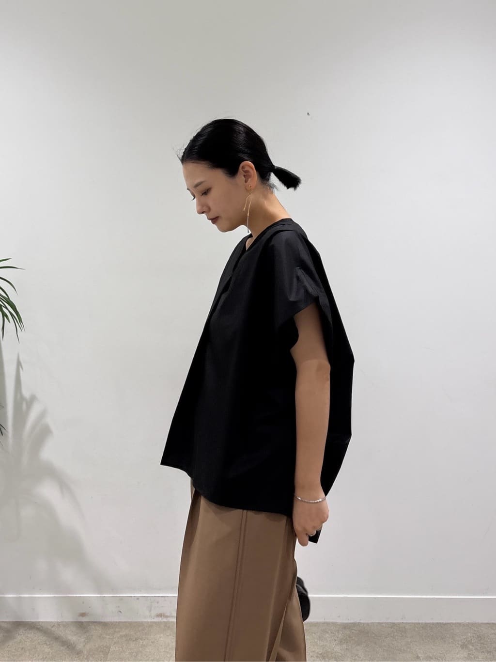 ayanoさんの「INDIVI｜スリーブレスタックブラウス」を使ったコーディネート