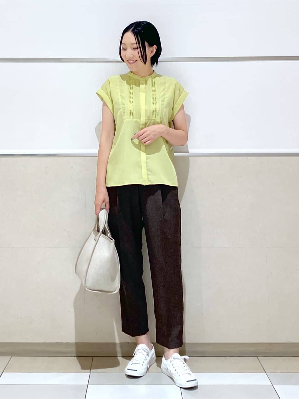 eriko さんの「Dessin｜【ウエストゴム・洗える】センターライン入りテーパードパンツ（XS～L）」を使ったコーディネート
