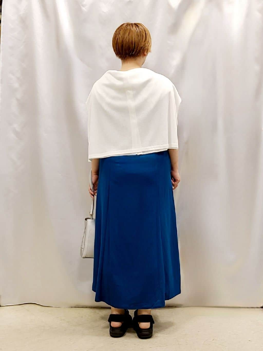 Chiiさんの「SHOO･LA･RUE｜【S-LL/ひんやり】切替ラインですっきりと 1枚で着られるロングワンピース」を使ったコーディネート