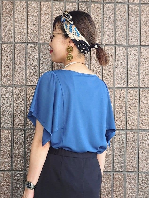 MUTSUKOさんの「UNTITLED｜【きれいめ／接触冷感／日本製】ハンカチスリーブプルオーバー」を使ったコーディネート