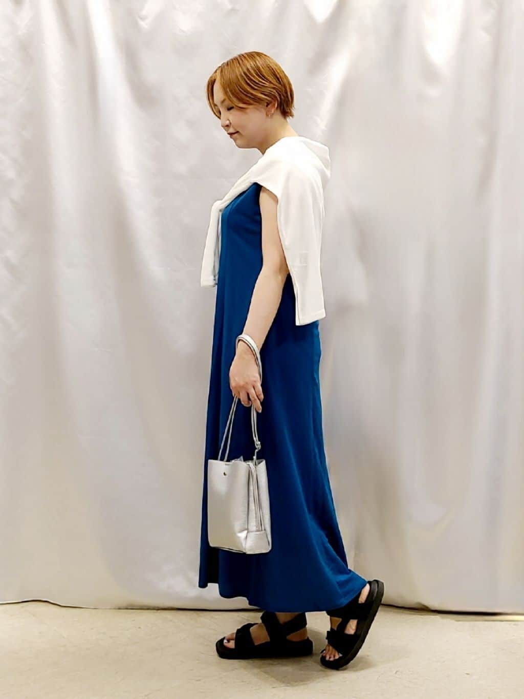 Chiiさんの「SHOO･LA･RUE｜【S-LL/ひんやり】切替ラインですっきりと 1枚で着られるロングワンピース」を使ったコーディネート