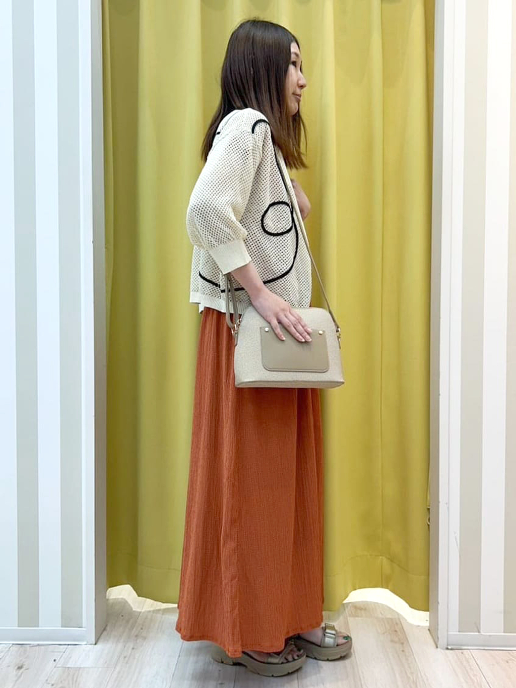 shioriさんの「SHOO･LA･RUE｜【前後2WAY】さらりと大人上品に 楊柳フレンチワンピース」を使ったコーディネート