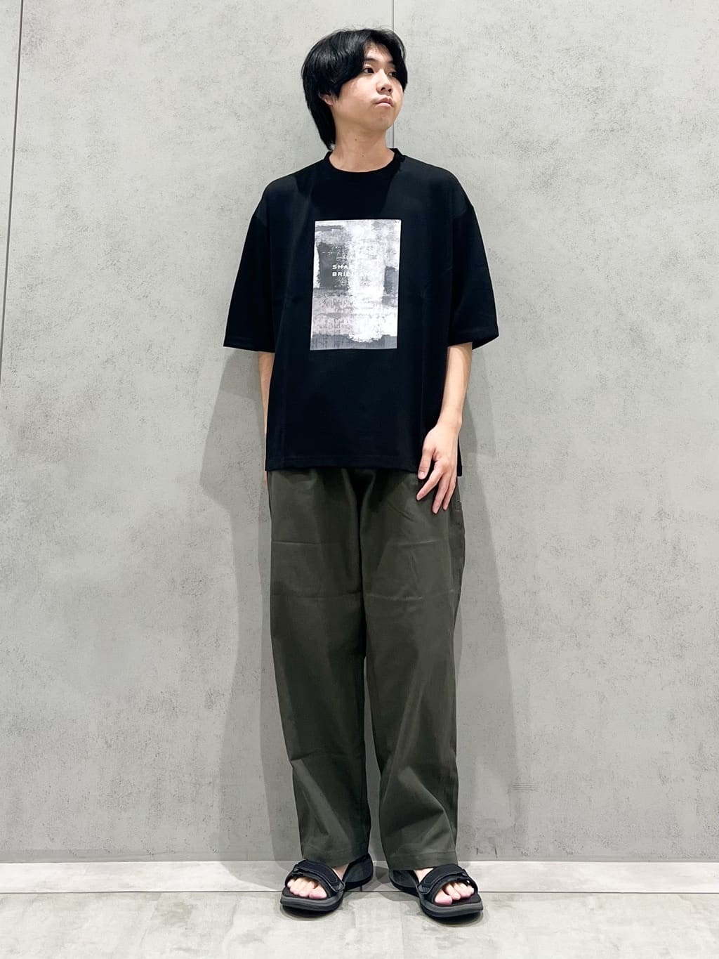 SHI-MAさんの「THE SHOP TK｜ツイルチノワイドパンツ」を使ったコーディネート