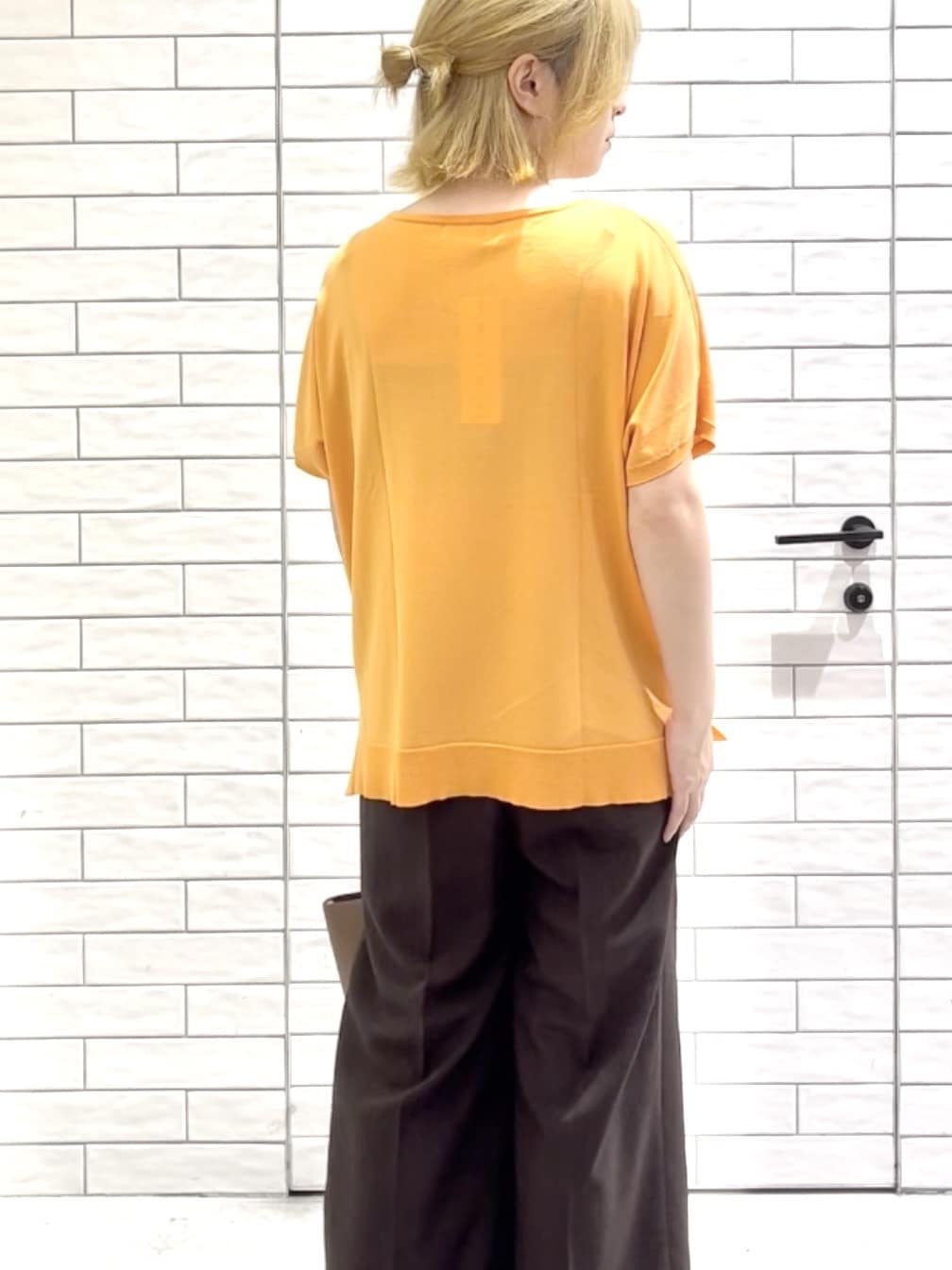 しおりさんの「OPAQUE.CLIP｜《6色展開／S-LLサイズ》ドルマンスリーブニット【UV／接触冷感／洗濯機洗い可／抗ピル】」を使ったコーディネート