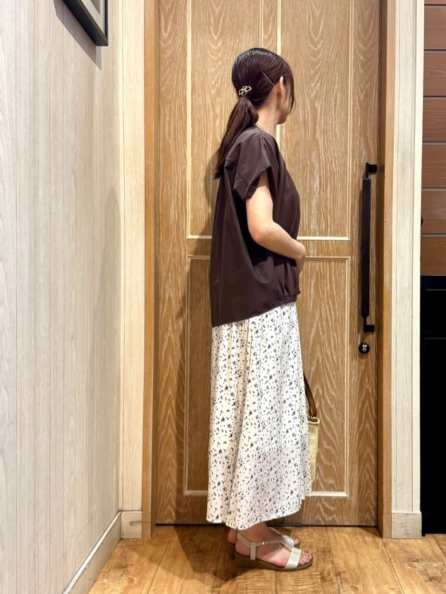KAORIさんの「SHOO･LA･RUE｜【S-LL/裏地ひんやり】スカート見えで上品に マットサテンスカーチョ」を使ったコーディネート