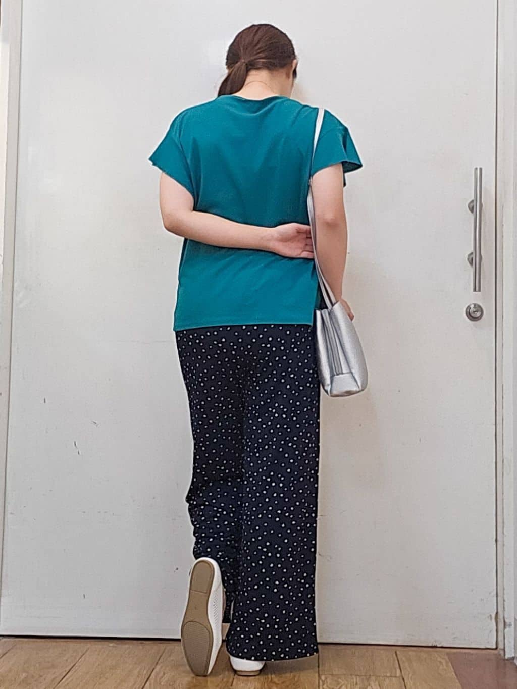 miyaさんの「SHOO･LA･RUE｜【汗ジミ防止/ひんやり/UV】フリルスリーブTシャツ」を使ったコーディネート