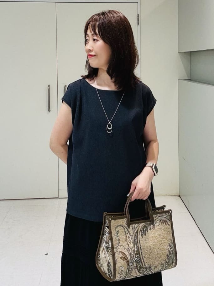 makiさんの「UNTITLED｜【ジャージ素材】インナードッキングシアーカットソー」を使ったコーディネート