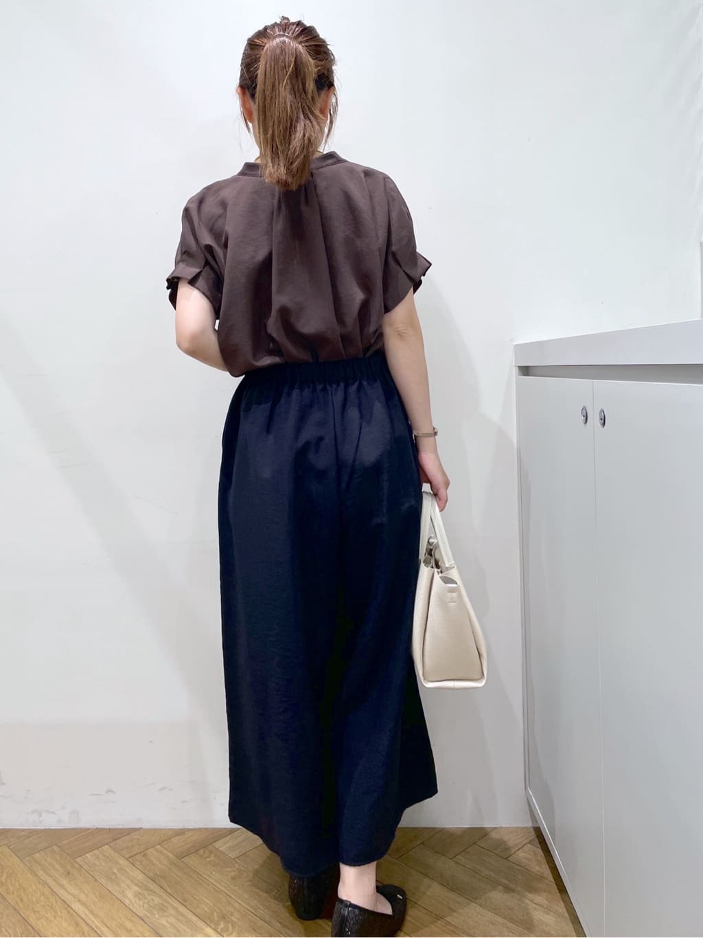 Junさんの「index｜《7色展開／XS-LLサイズ》タックスリーブスキッパーブラウス【洗濯機洗い可／吸水速乾／抗ピル／防シ」を使ったコーディネート